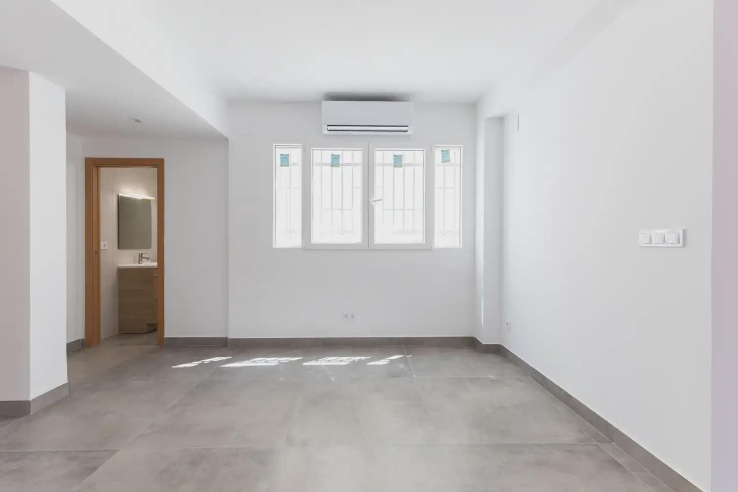 2 makuuhuone Kattohuoneisto vuokrattavana paikassa Valencia kaupunki - 1 800 € (Ref: 9898242)