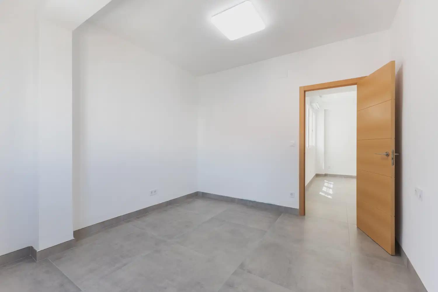 2 makuuhuone Kattohuoneisto vuokrattavana paikassa Valencia kaupunki - 1 800 € (Ref: 9898242)