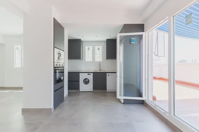 2 makuuhuone Kattohuoneisto vuokrattavana paikassa Mestalla, Valencia kaupunki - 1 800 € (Ref: 9898242)