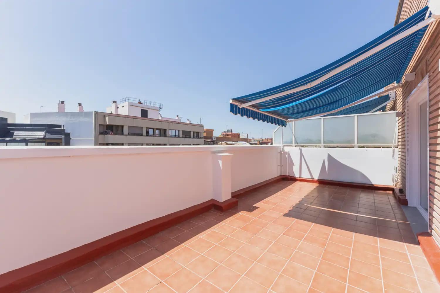 2 makuuhuone Kattohuoneisto vuokrattavana paikassa Valencia kaupunki - 1 800 € (Ref: 9898242)