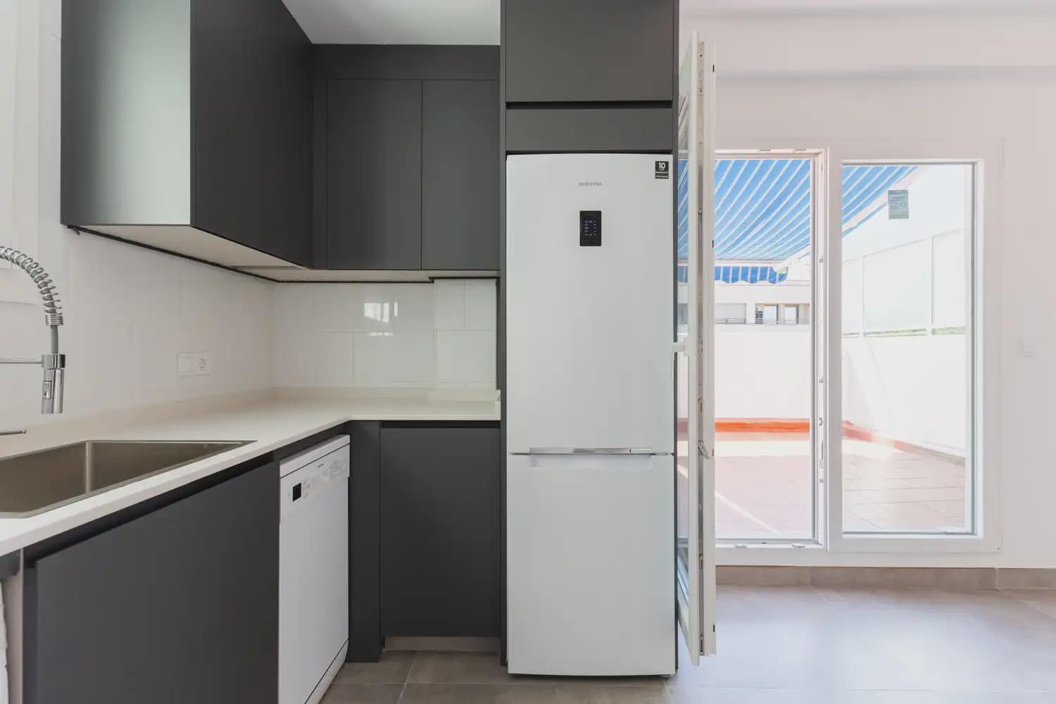 2 makuuhuone Kattohuoneisto vuokrattavana paikassa Valencia kaupunki - 1 800 € (Ref: 9898242)