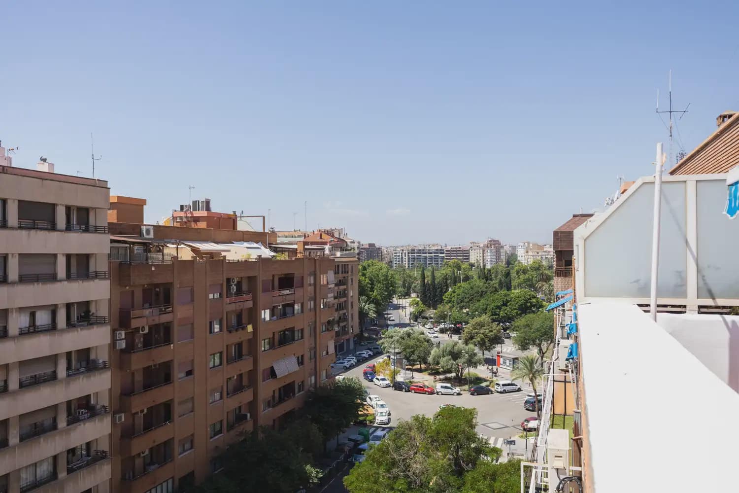 2 makuuhuone Kattohuoneisto vuokrattavana paikassa Valencia kaupunki - 1 800 € (Ref: 9898242)