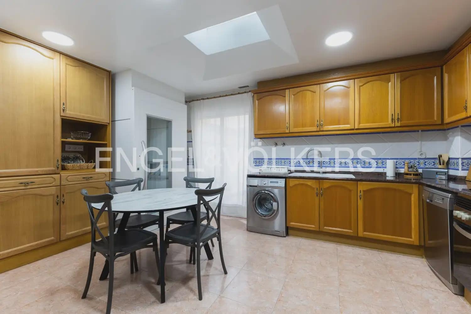 3 quarto Moradia em Banda para arrendar em Valencia cidade com garagem - 2 000 € (Ref: 9898245)
