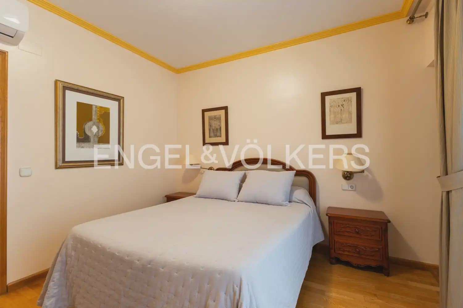 3 quarto Moradia em Banda para arrendar em Valencia cidade com garagem - 2 000 € (Ref: 9898245)