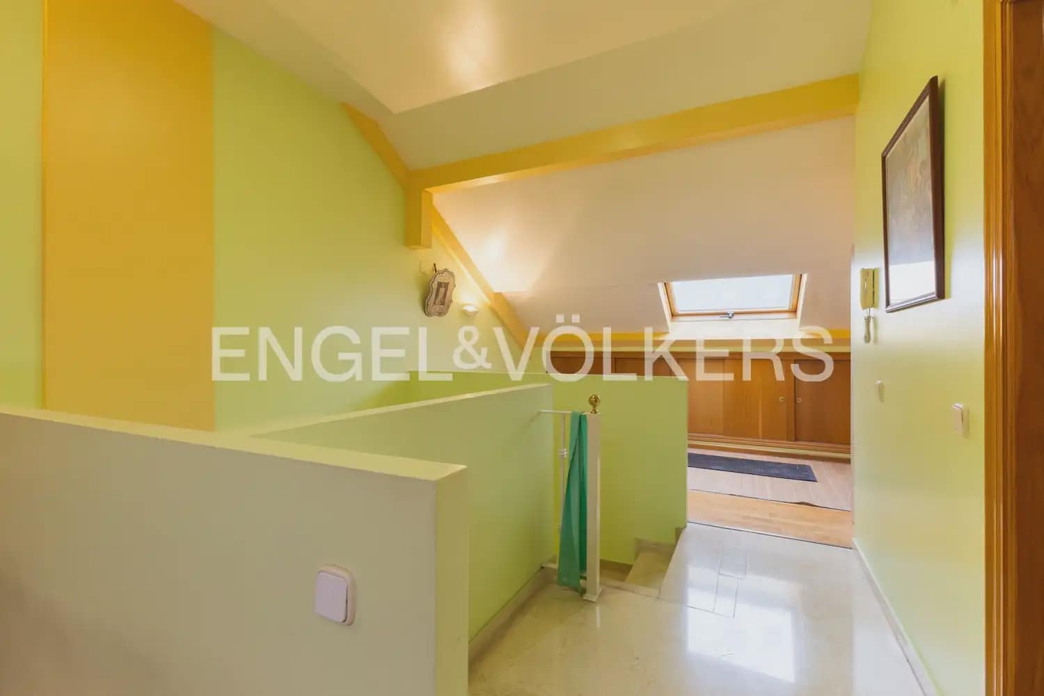 3 quarto Moradia em Banda para arrendar em Valencia cidade com garagem - 2 000 € (Ref: 9898245)