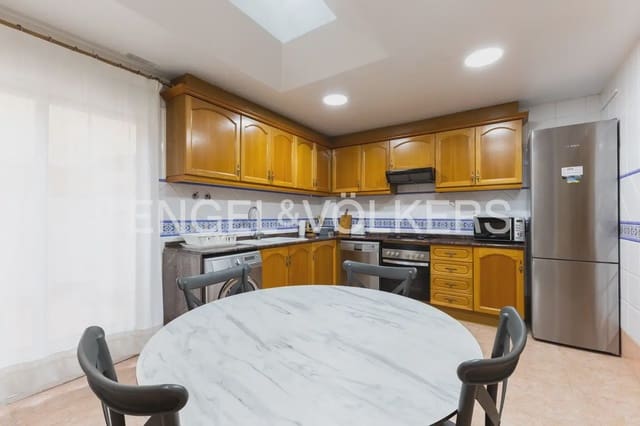 3 slaapkamer Rijtjeshuis te huur in Benimaclet, Valencia stad met garage - € 2.000 (Ref: 9898245)