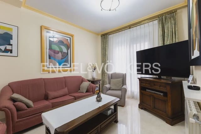 3 slaapkamer Rijtjeshuis te huur in Benimaclet, Valencia stad met garage - € 2.000 (Ref: 9898245)