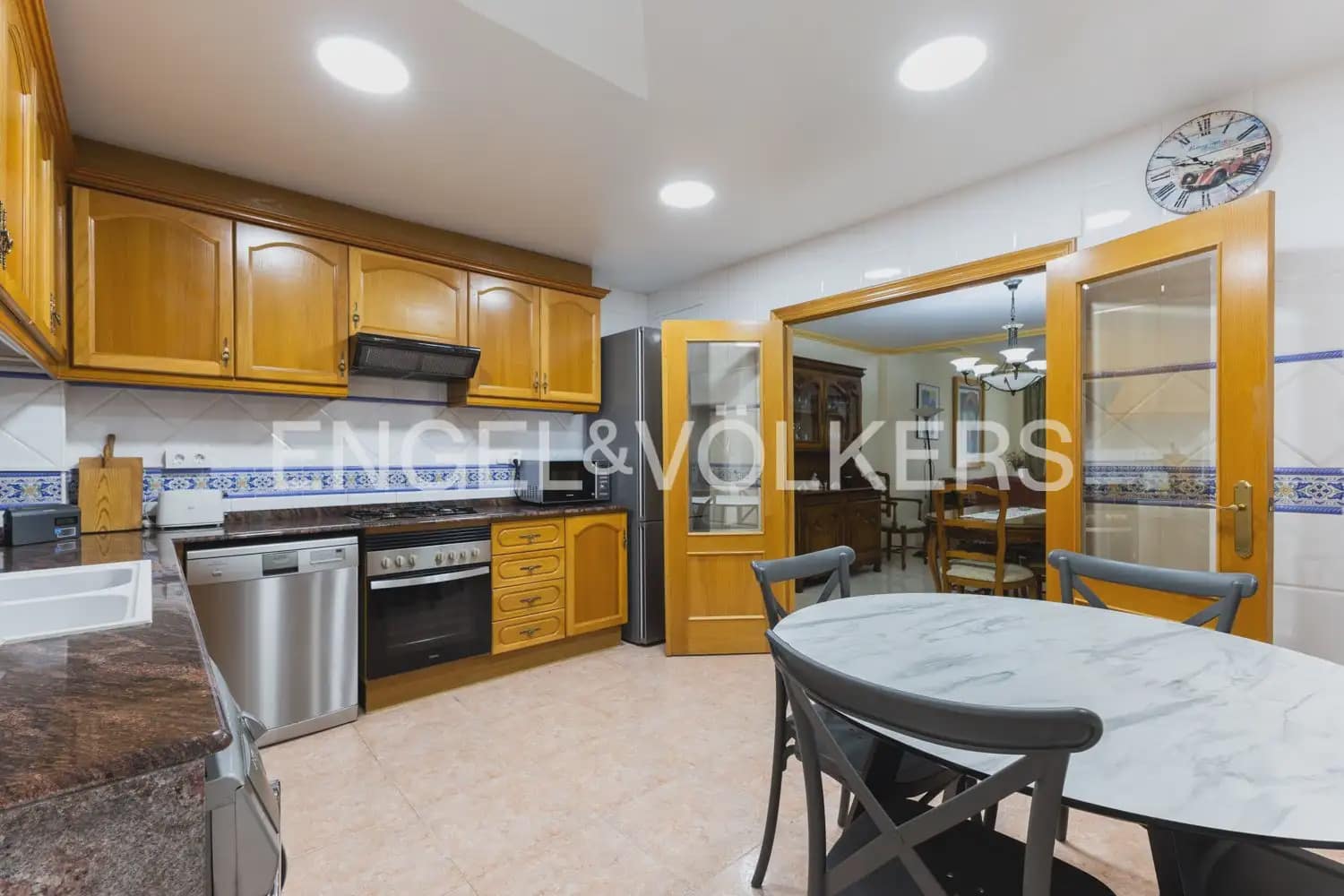 3 quarto Moradia em Banda para arrendar em Valencia cidade com garagem - 2 000 € (Ref: 9898245)