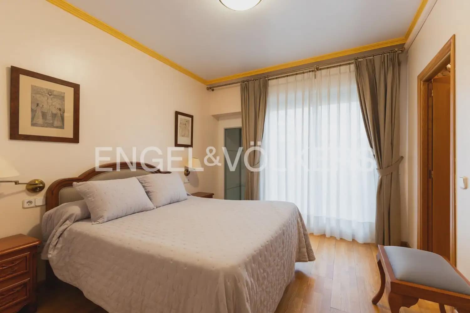 3 quarto Moradia em Banda para arrendar em Valencia cidade com garagem - 2 000 € (Ref: 9898245)