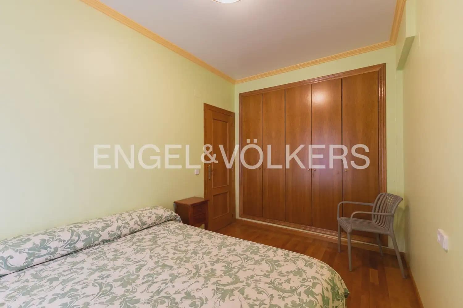 3 quarto Moradia em Banda para arrendar em Valencia cidade com garagem - 2 000 € (Ref: 9898245)