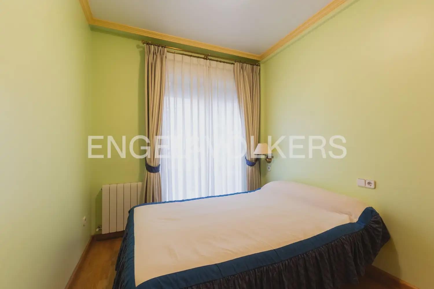 3 quarto Moradia em Banda para arrendar em Valencia cidade com garagem - 2 000 € (Ref: 9898245)