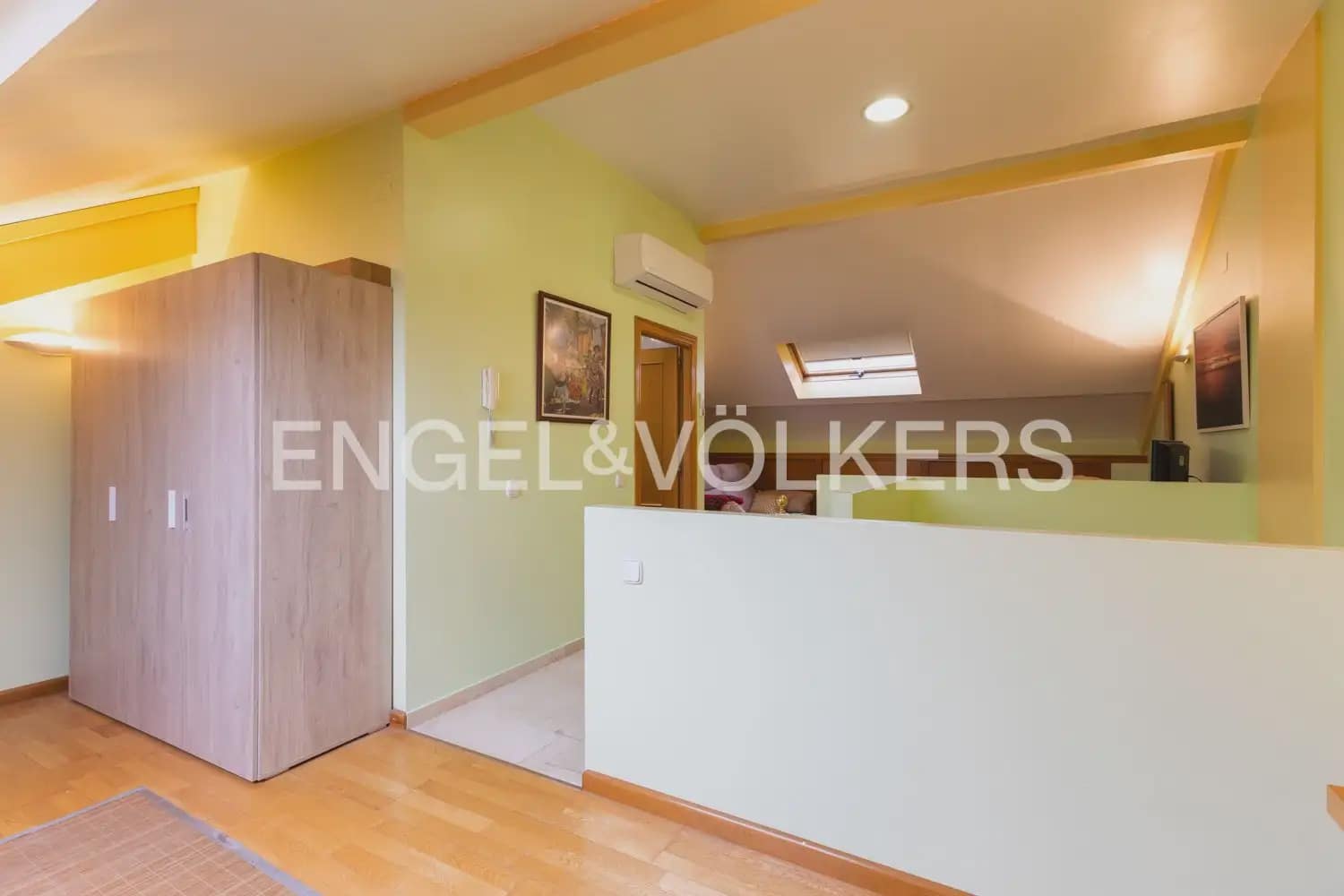 3 quarto Moradia em Banda para arrendar em Valencia cidade com garagem - 2 000 € (Ref: 9898245)