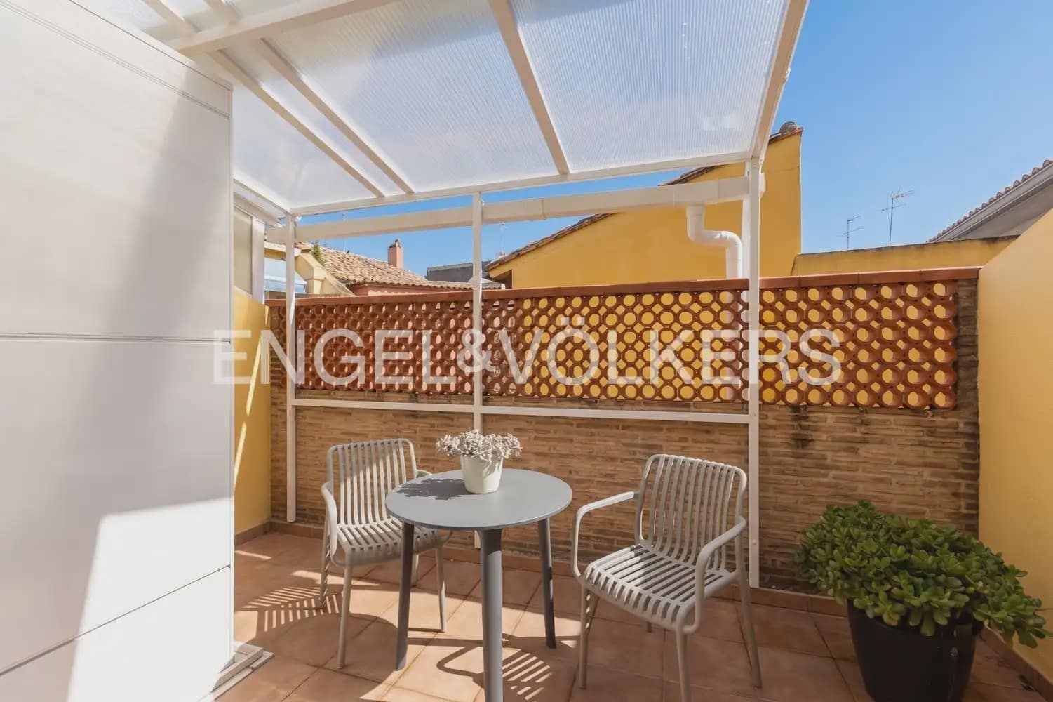 3 quarto Moradia em Banda para arrendar em Valencia cidade com garagem - 2 000 € (Ref: 9898245)