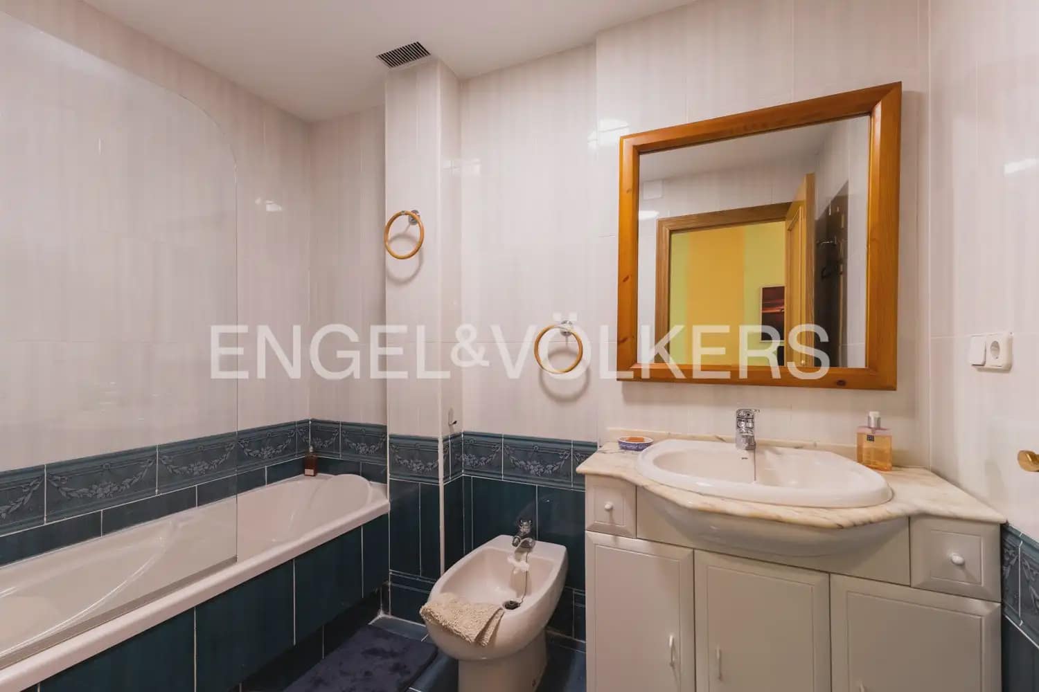 3 quarto Moradia em Banda para arrendar em Valencia cidade com garagem - 2 000 € (Ref: 9898245)