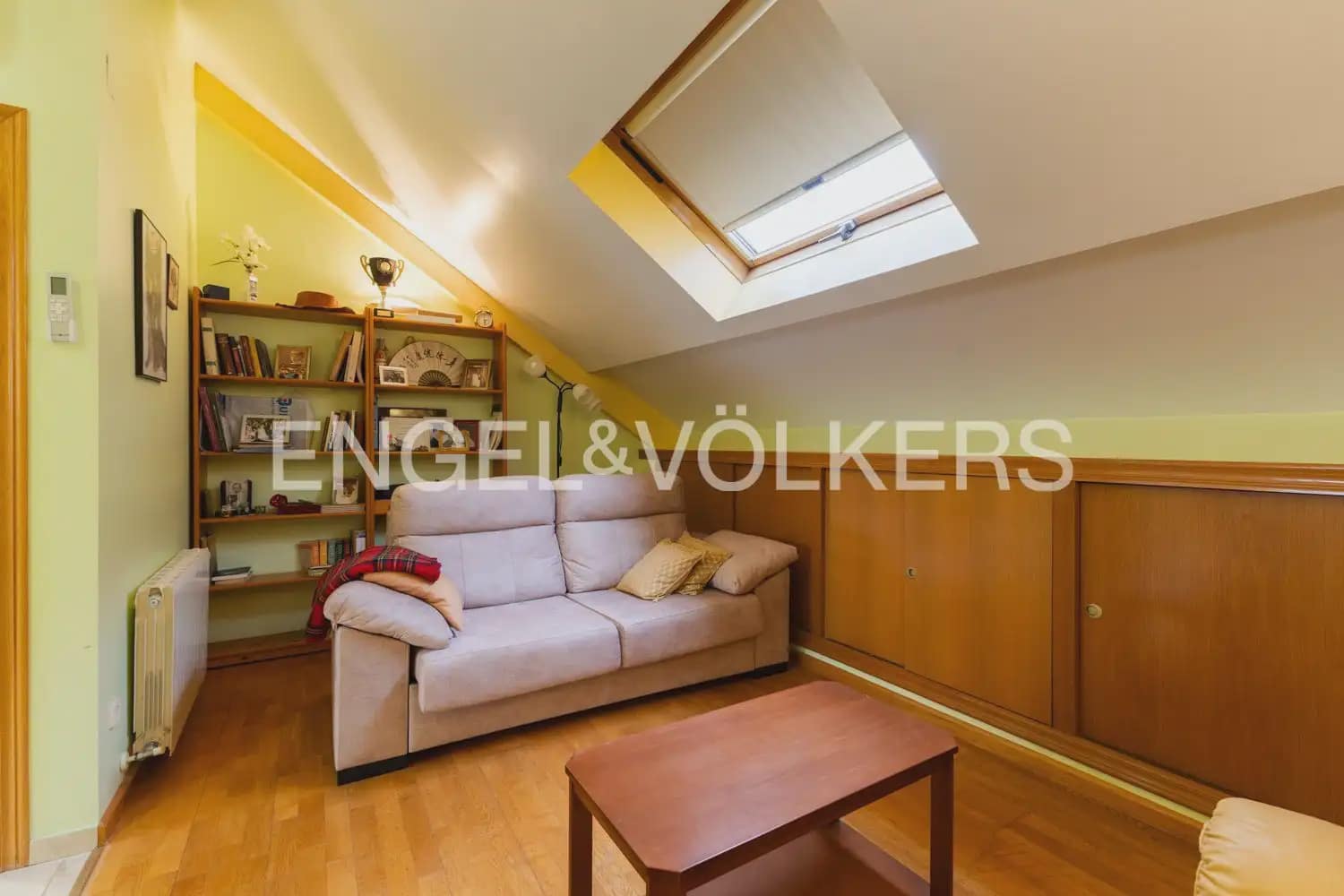 3 quarto Moradia em Banda para arrendar em Valencia cidade com garagem - 2 000 € (Ref: 9898245)