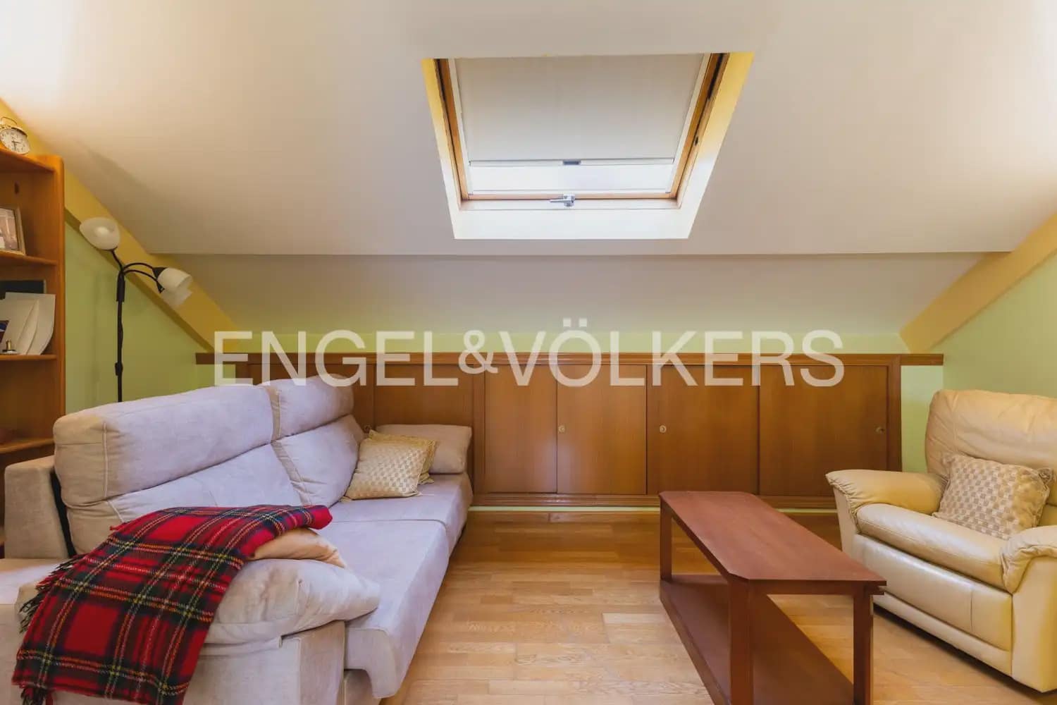 3 quarto Moradia em Banda para arrendar em Valencia cidade com garagem - 2 000 € (Ref: 9898245)