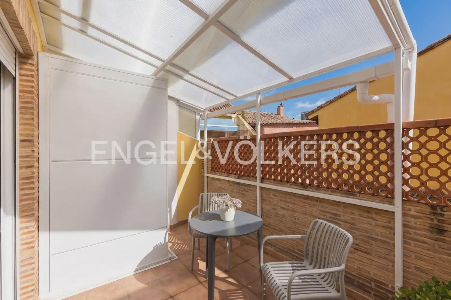 3 quarto Moradia em Banda para arrendar em Valencia cidade com garagem - 2 000 € (Ref: 9898245)