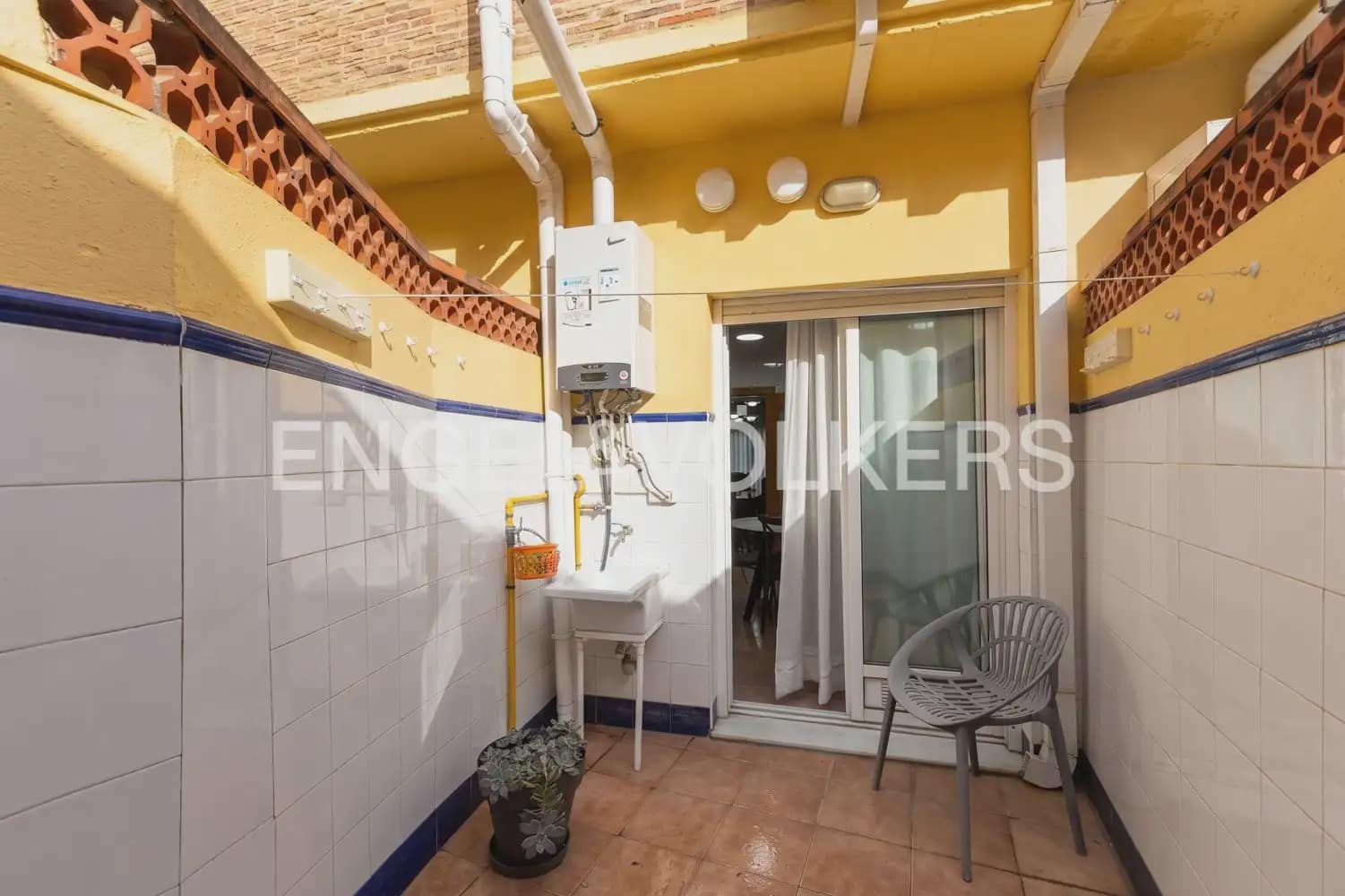 3 quarto Moradia em Banda para arrendar em Valencia cidade com garagem - 2 000 € (Ref: 9898245)