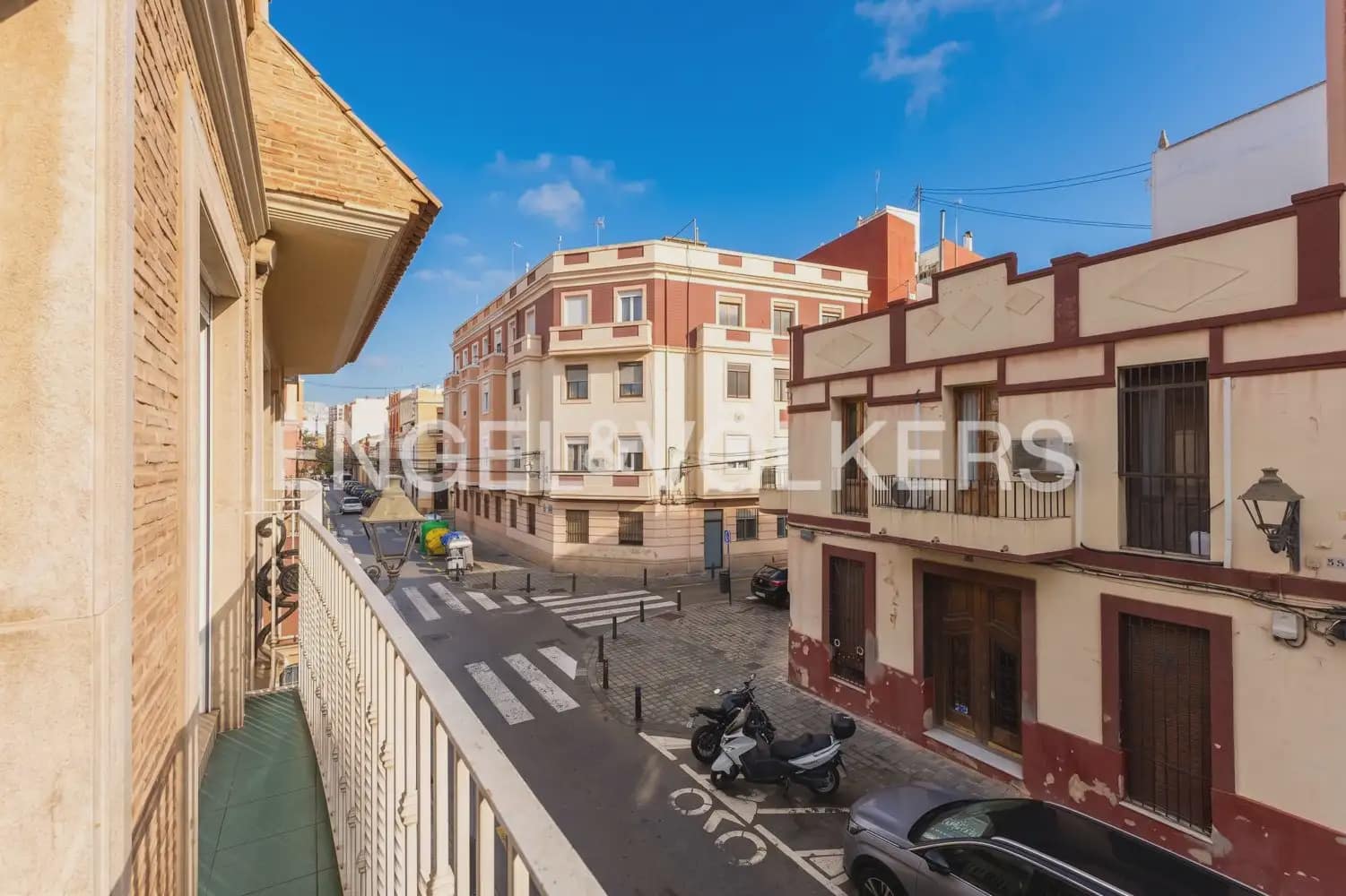 3 quarto Moradia em Banda para arrendar em Valencia cidade com garagem - 2 000 € (Ref: 9898245)