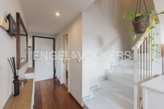 Ático de 3 habitaciones en Ciutat de les Arts i de les Ciencies, València ciudad en venta con piscina garaje - 730.000 € (Ref: 9898247)