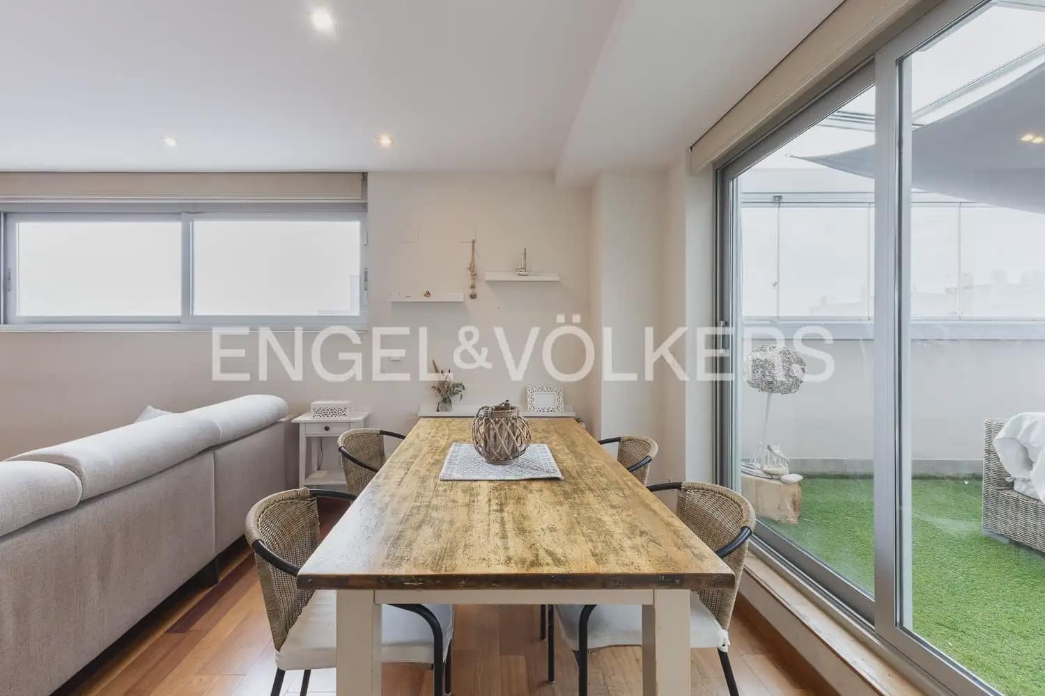 Ático de 3 habitaciones en València ciudad en venta con piscina garaje - 730.000 € (Ref: 9898247)