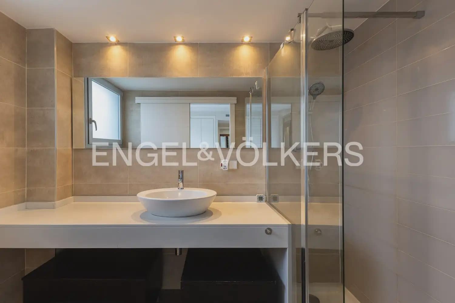 Ático de 3 habitaciones en València ciudad en venta con piscina garaje - 730.000 € (Ref: 9898247)
