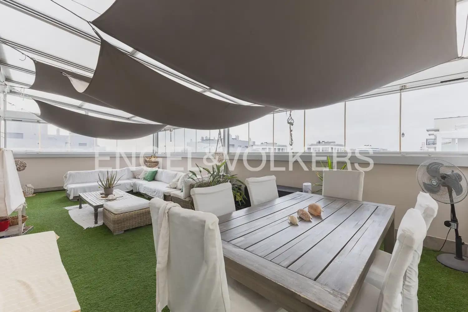 Ático de 3 habitaciones en València ciudad en venta con piscina garaje - 730.000 € (Ref: 9898247)
