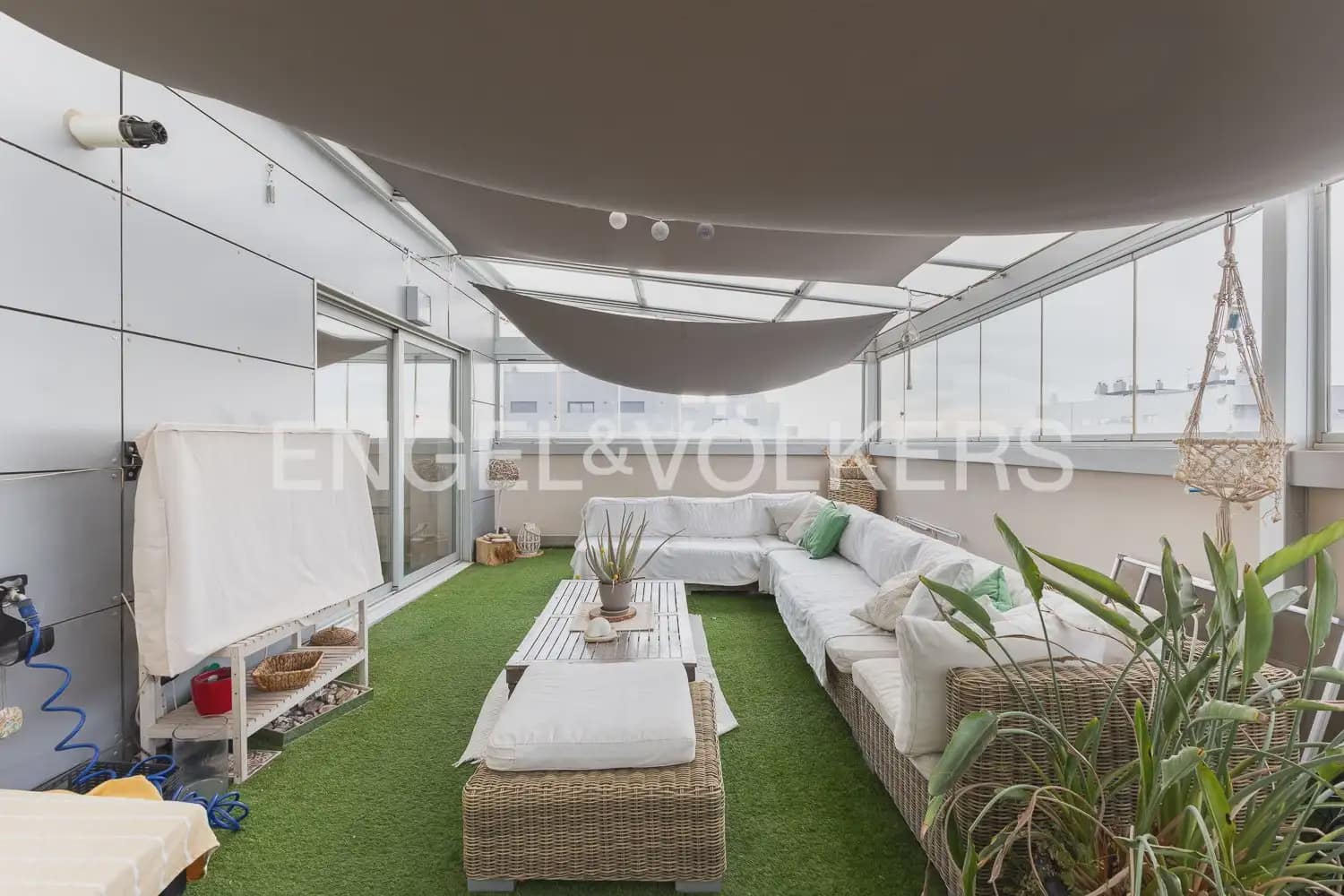 Ático de 3 habitaciones en València ciudad en venta con piscina garaje - 730.000 € (Ref: 9898247)