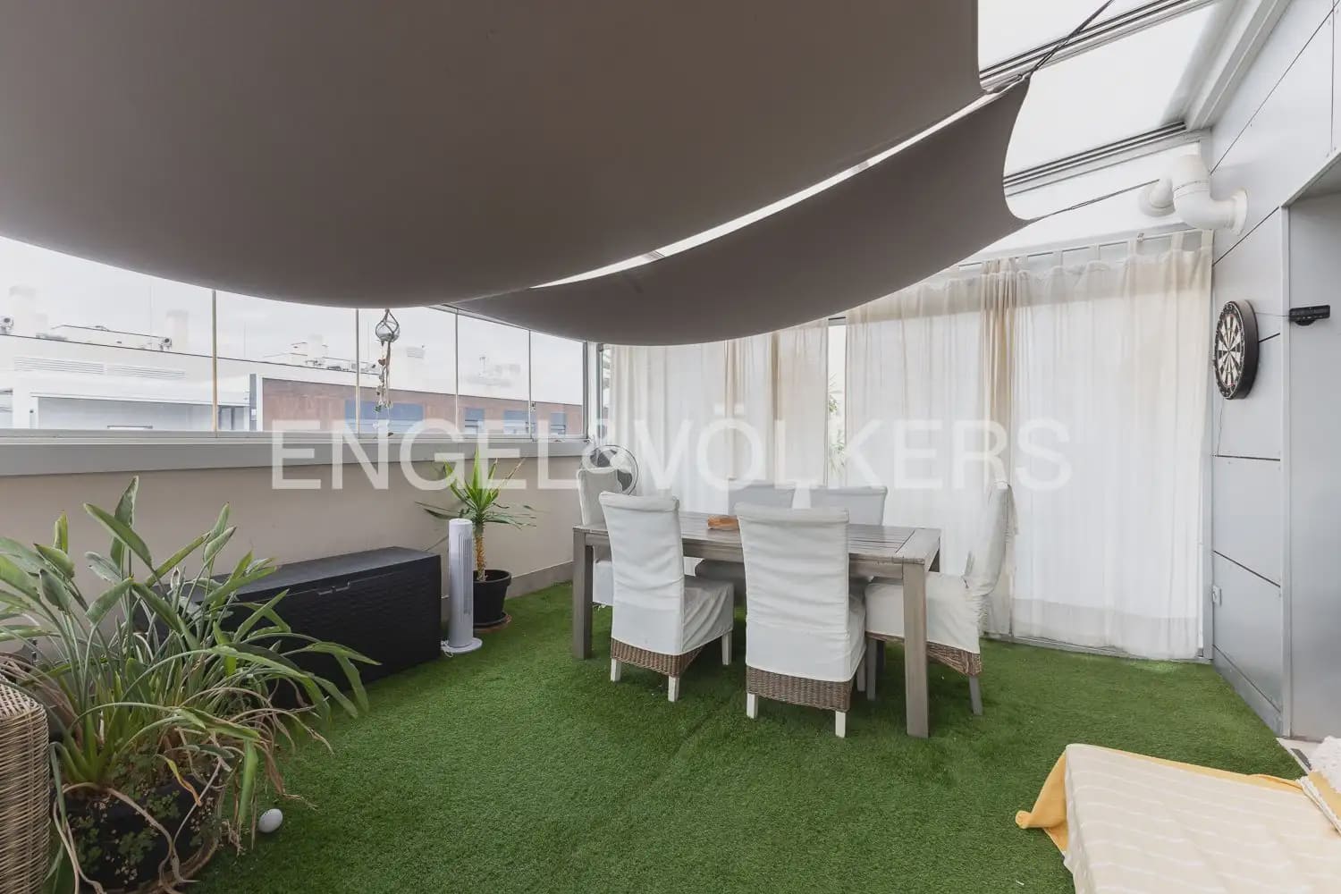 Ático de 3 habitaciones en València ciudad en venta con piscina garaje - 730.000 € (Ref: 9898247)