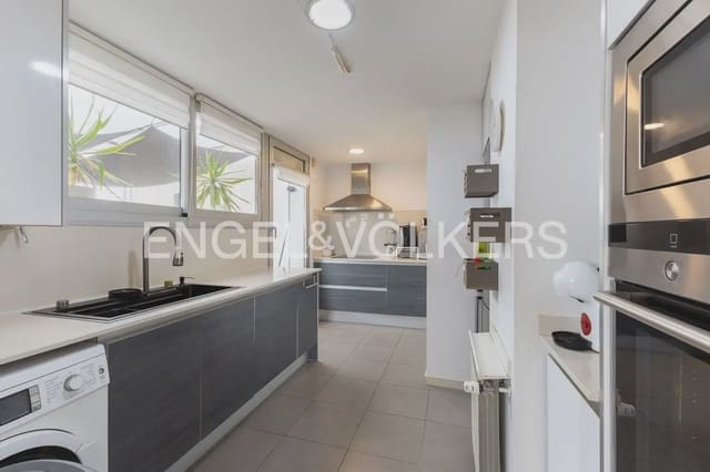 Ático de 3 habitaciones en Ciutat de les Arts i de les Ciencies, València ciudad en venta con piscina garaje - 730.000 € (Ref: 9898247)