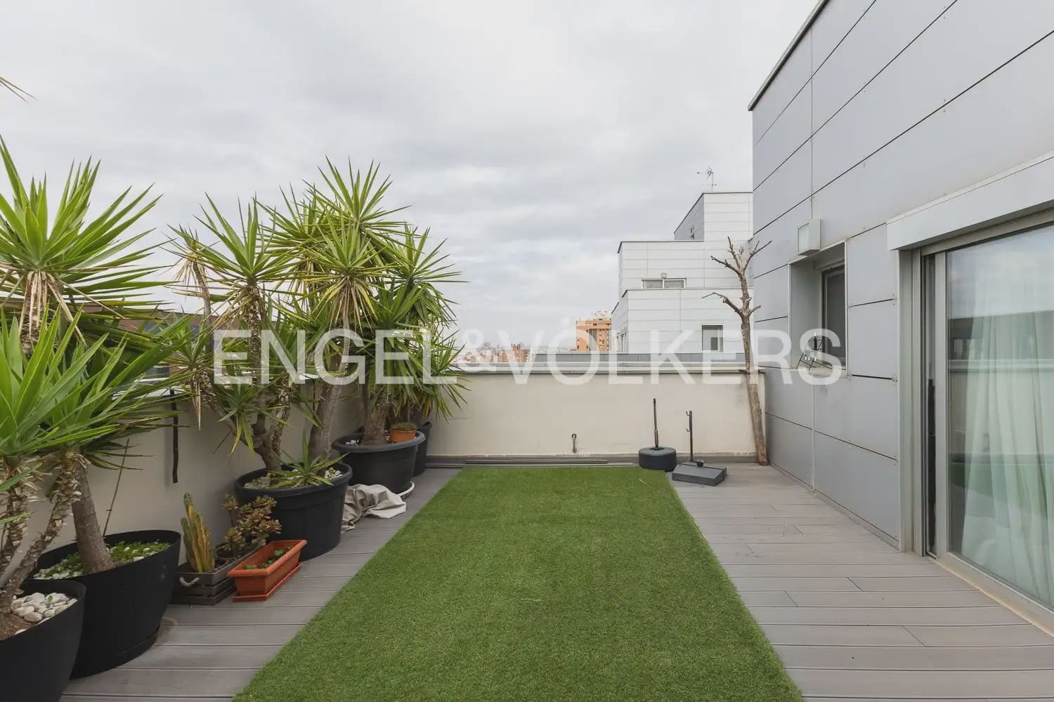 Ático de 3 habitaciones en València ciudad en venta con piscina garaje - 730.000 € (Ref: 9898247)