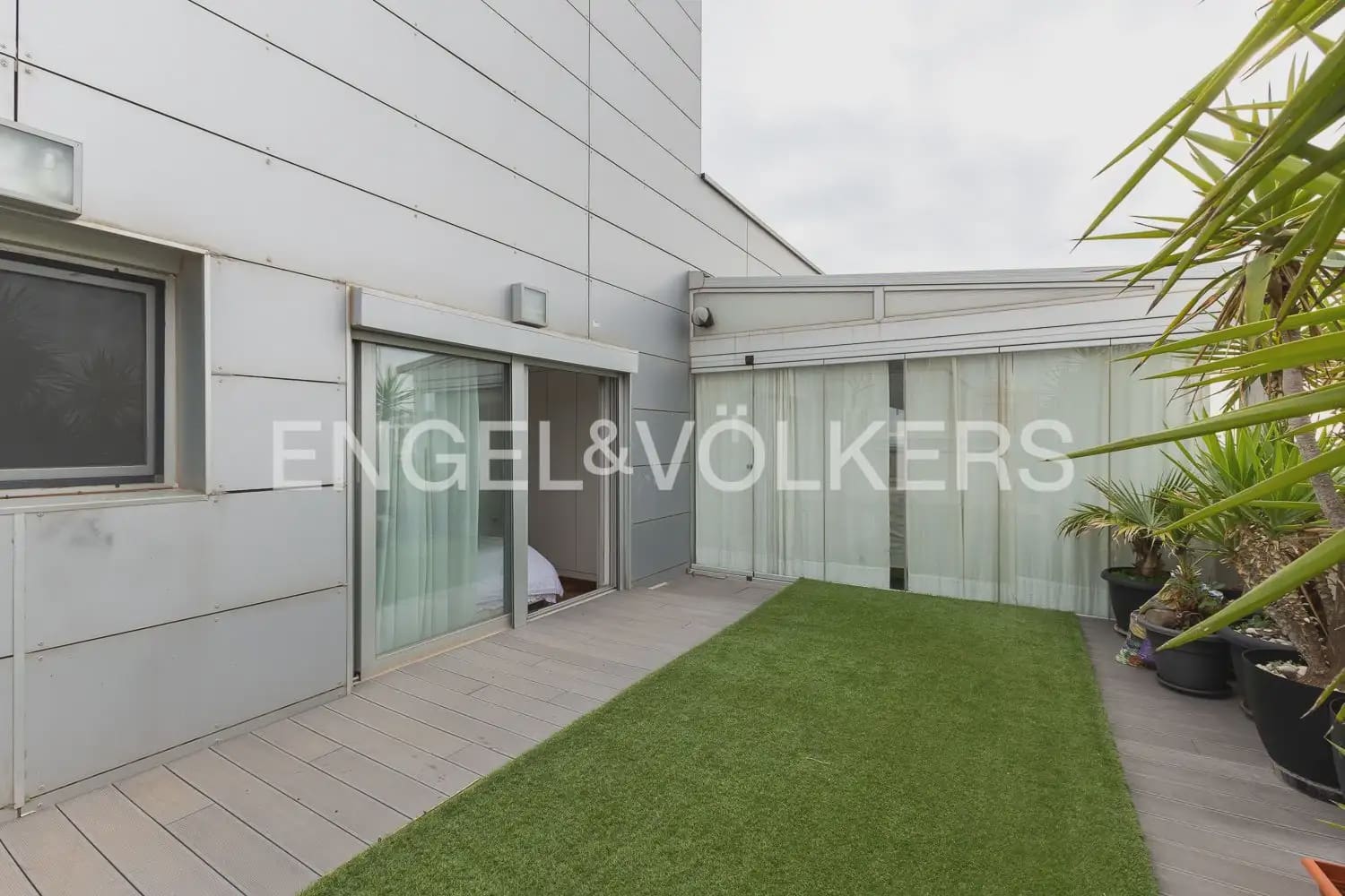 Ático de 3 habitaciones en València ciudad en venta con piscina garaje - 730.000 € (Ref: 9898247)