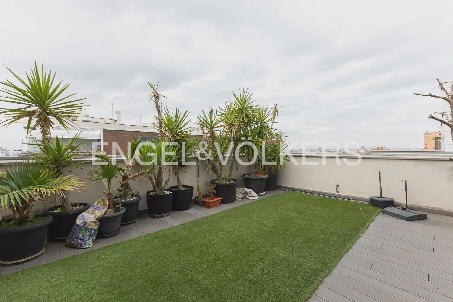 Ático de 3 habitaciones en València ciudad en venta con piscina garaje - 730.000 € (Ref: 9898247)