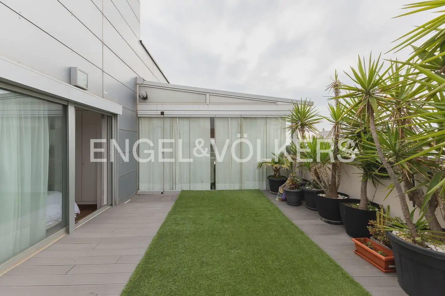 Ático de 3 habitaciones en València ciudad en venta con piscina garaje - 730.000 € (Ref: 9898247)