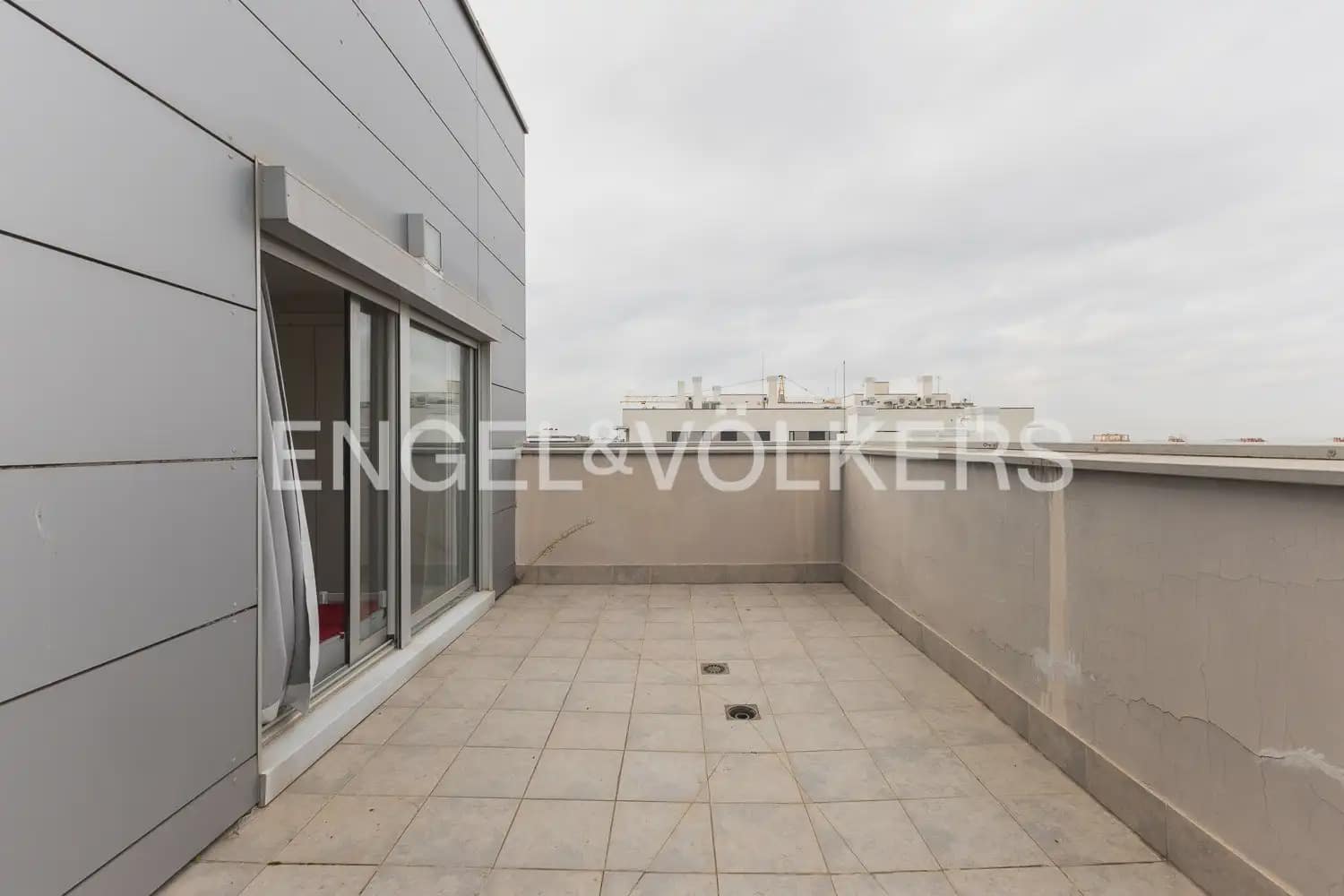 Ático de 3 habitaciones en València ciudad en venta con piscina garaje - 730.000 € (Ref: 9898247)