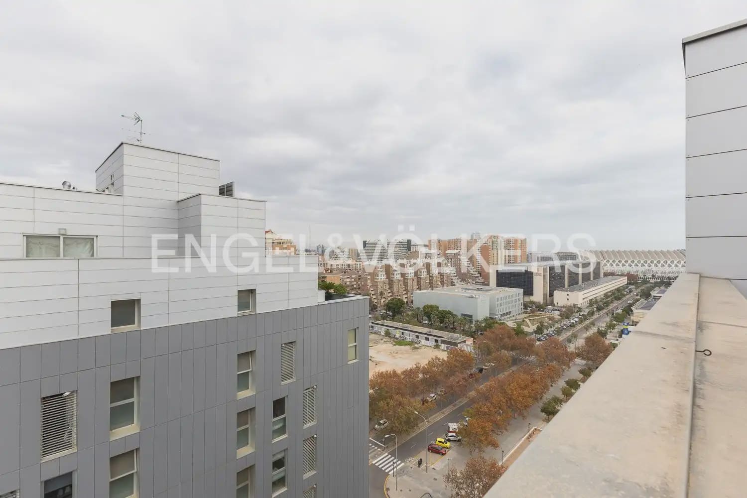 Ático de 3 habitaciones en València ciudad en venta con piscina garaje - 730.000 € (Ref: 9898247)