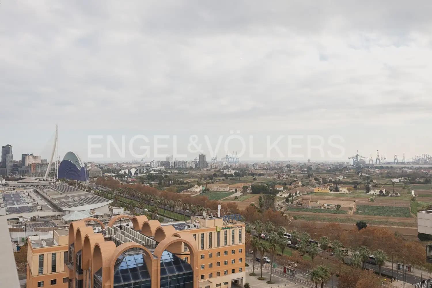 Ático de 3 habitaciones en València ciudad en venta con piscina garaje - 730.000 € (Ref: 9898247)