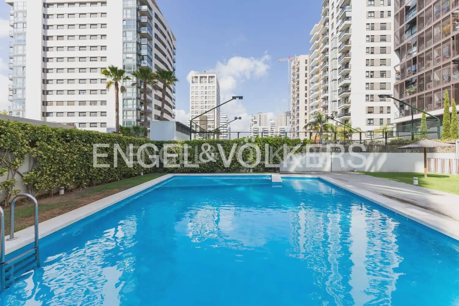 Ático de 3 habitaciones en València ciudad en venta con piscina garaje - 730.000 € (Ref: 9898247)