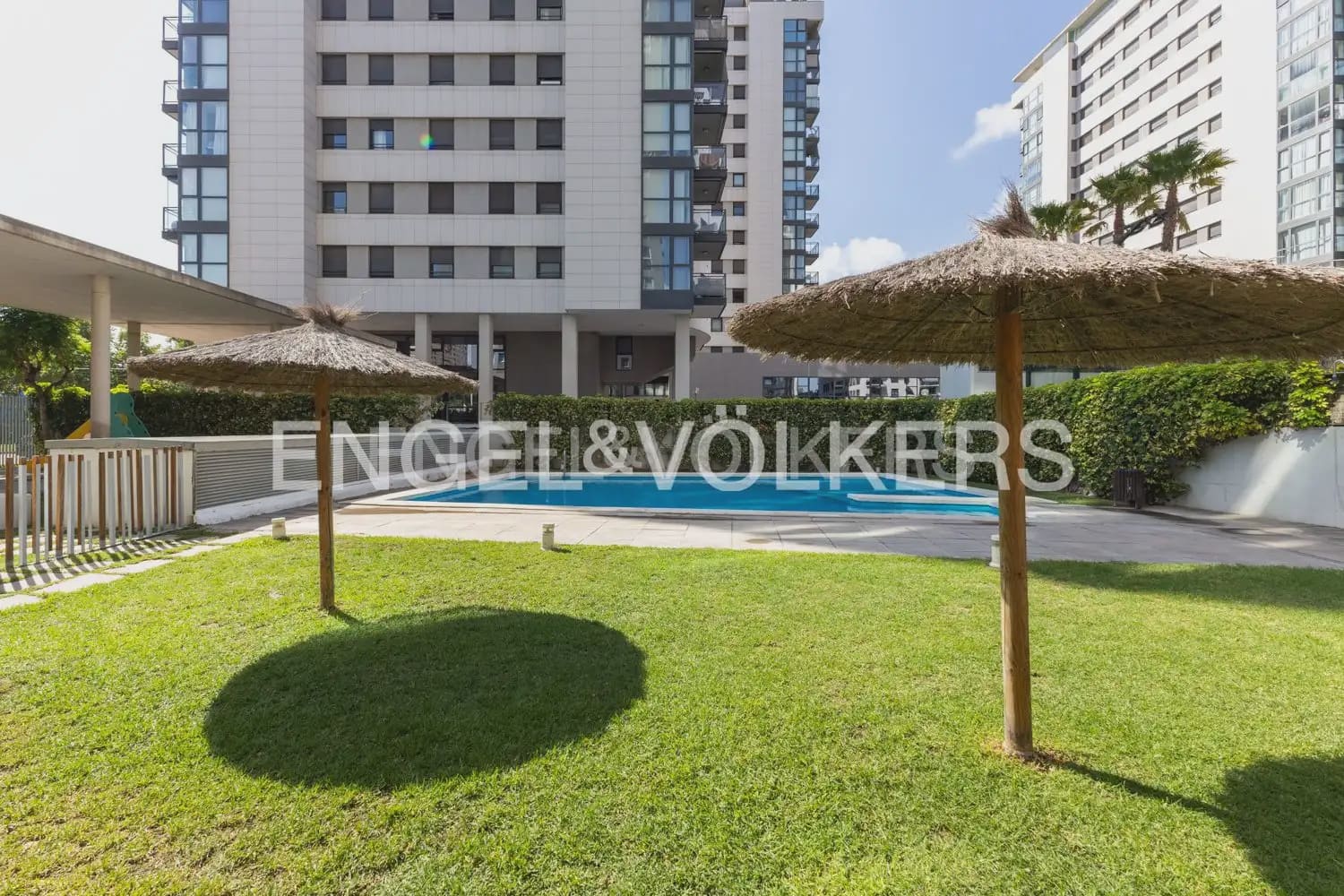 Ático de 3 habitaciones en València ciudad en venta con piscina garaje - 730.000 € (Ref: 9898247)