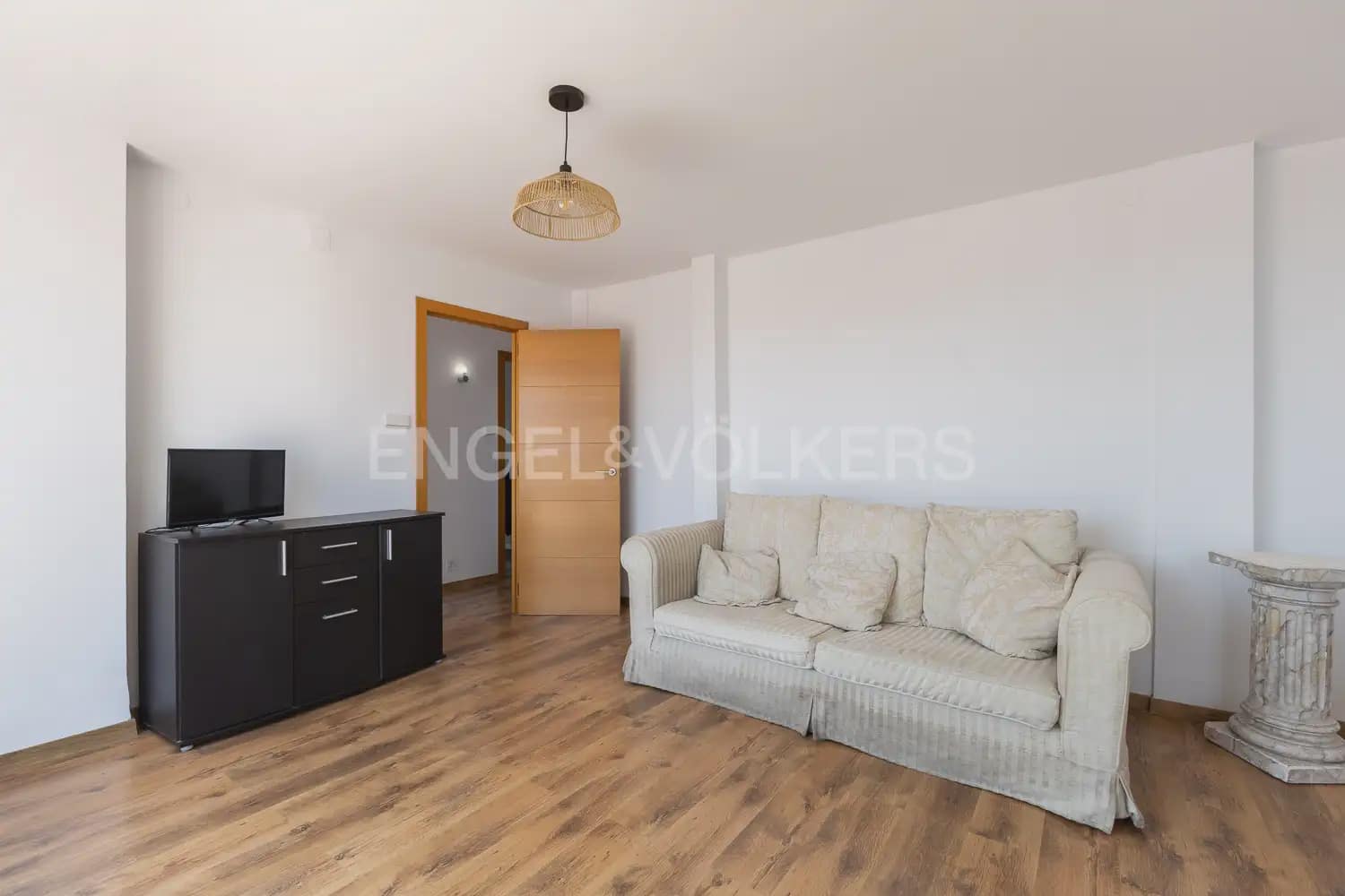 Apartamento de 4 habitaciones en València ciudad en alquiler - 2.000 € (Ref: 9898248)