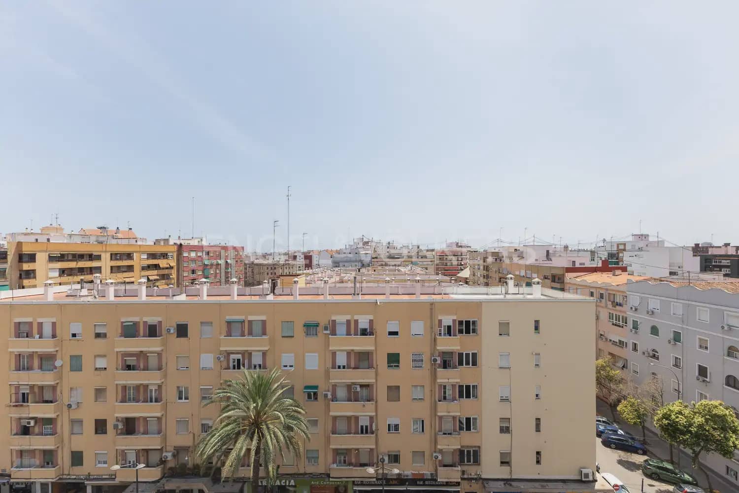 Apartamento de 4 habitaciones en València ciudad en alquiler - 2.000 € (Ref: 9898248)