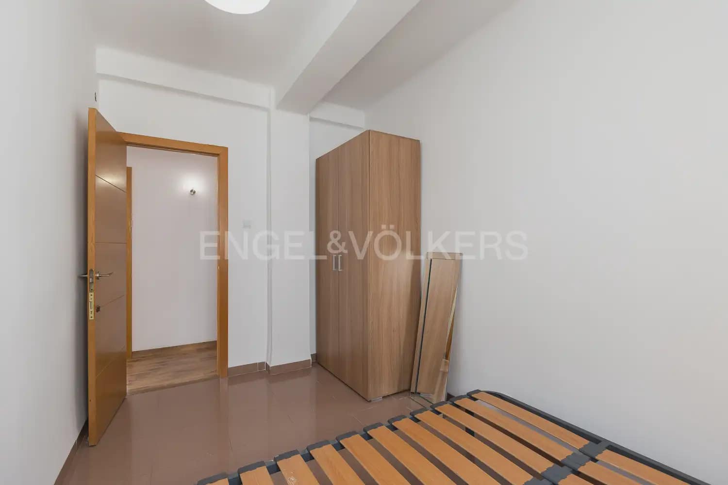 Apartamento de 4 habitaciones en València ciudad en alquiler - 2.000 € (Ref: 9898248)