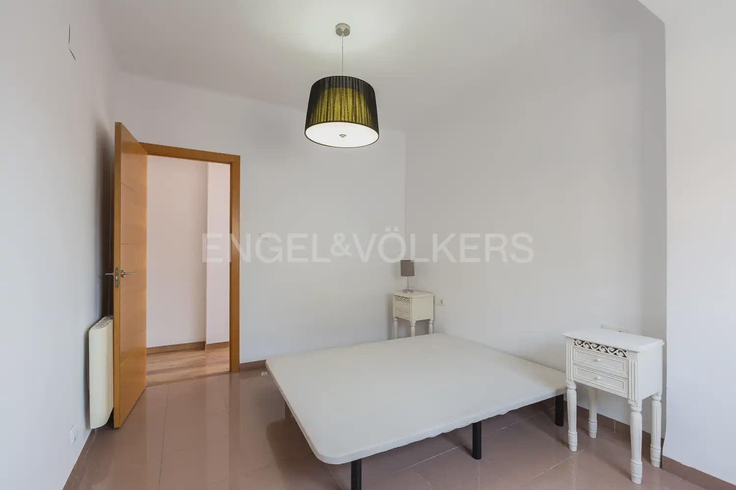 Apartamento de 4 habitaciones en València ciudad en alquiler - 2.000 € (Ref: 9898248)