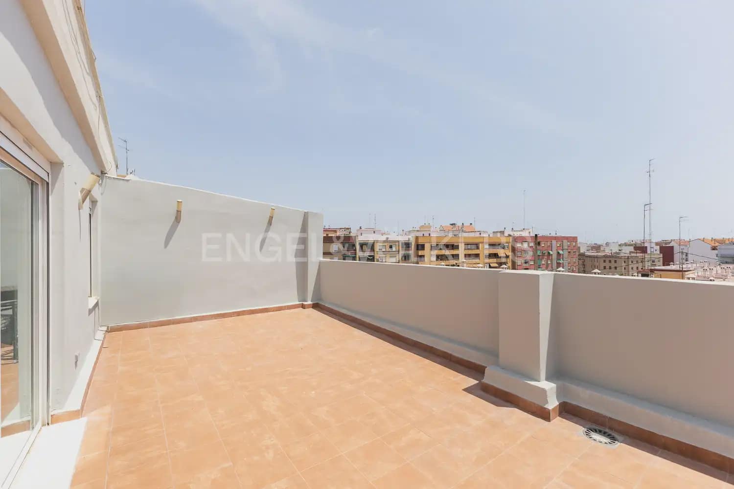 Apartamento de 4 habitaciones en València ciudad en alquiler - 2.000 € (Ref: 9898248)