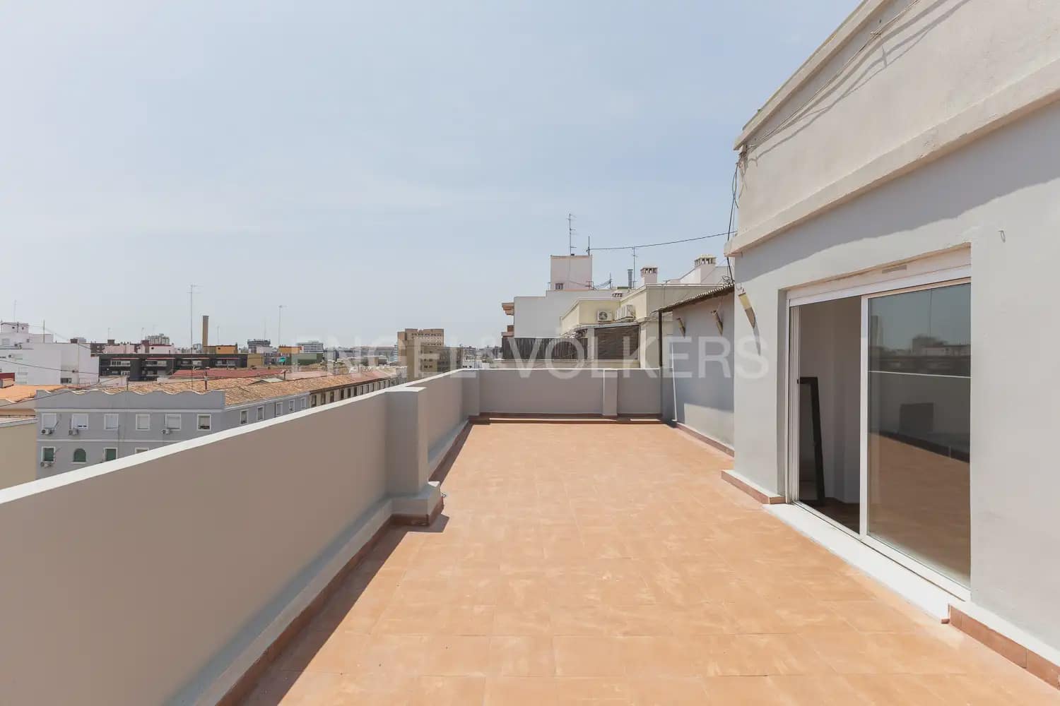 Apartamento de 4 habitaciones en València ciudad en alquiler - 2.000 € (Ref: 9898248)