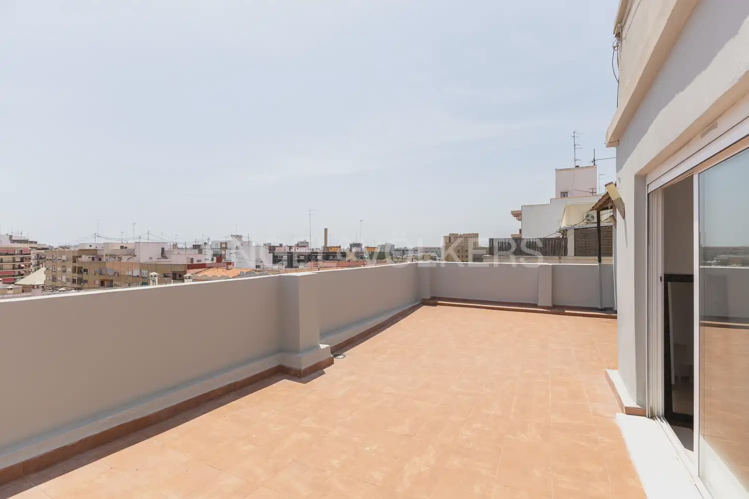 Apartamento de 4 habitaciones en València ciudad en alquiler - 2.000 € (Ref: 9898248)