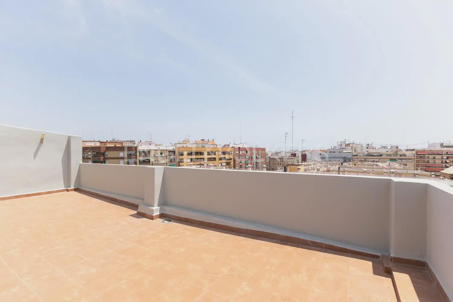 Apartamento de 4 habitaciones en València ciudad en alquiler - 2.000 € (Ref: 9898248)