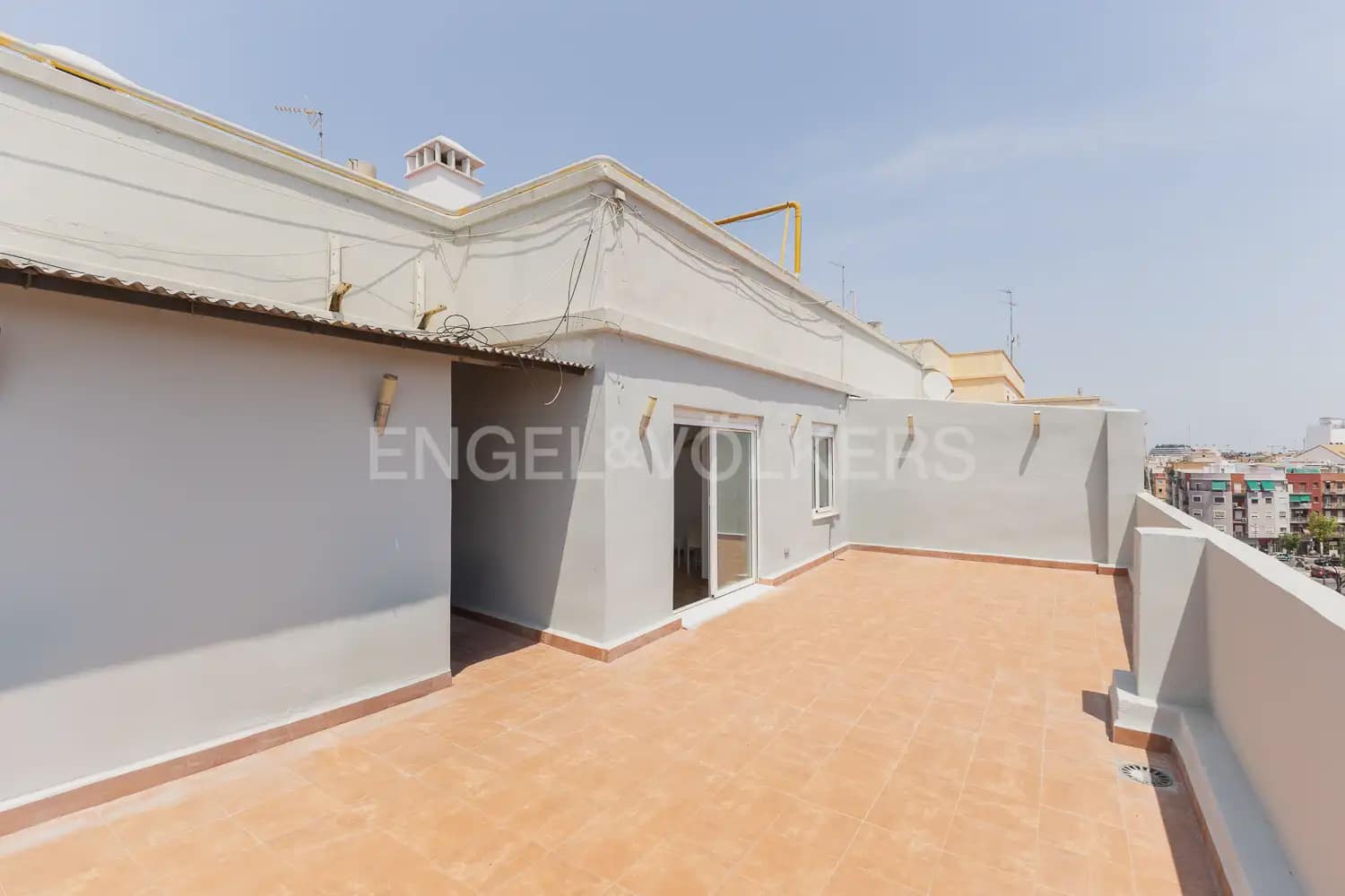 Apartamento de 4 habitaciones en València ciudad en alquiler - 2.000 € (Ref: 9898248)