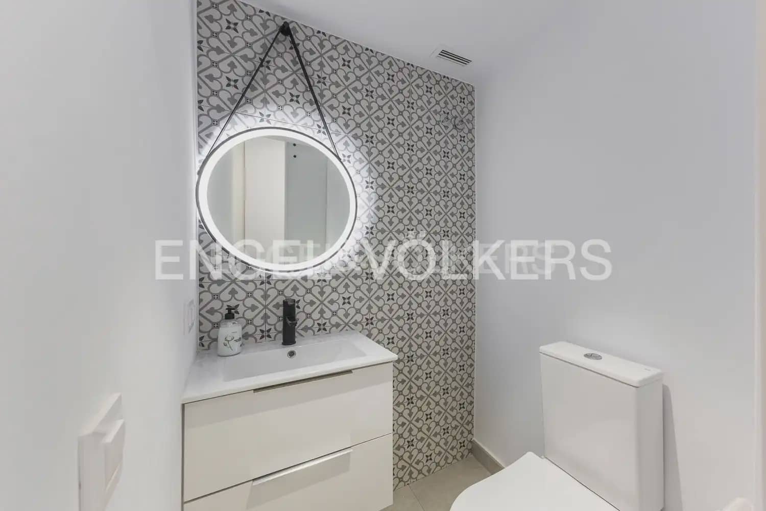 1 bedroom Apartment for rent in Valencia city - € 1,300 (Ref: 9898253)