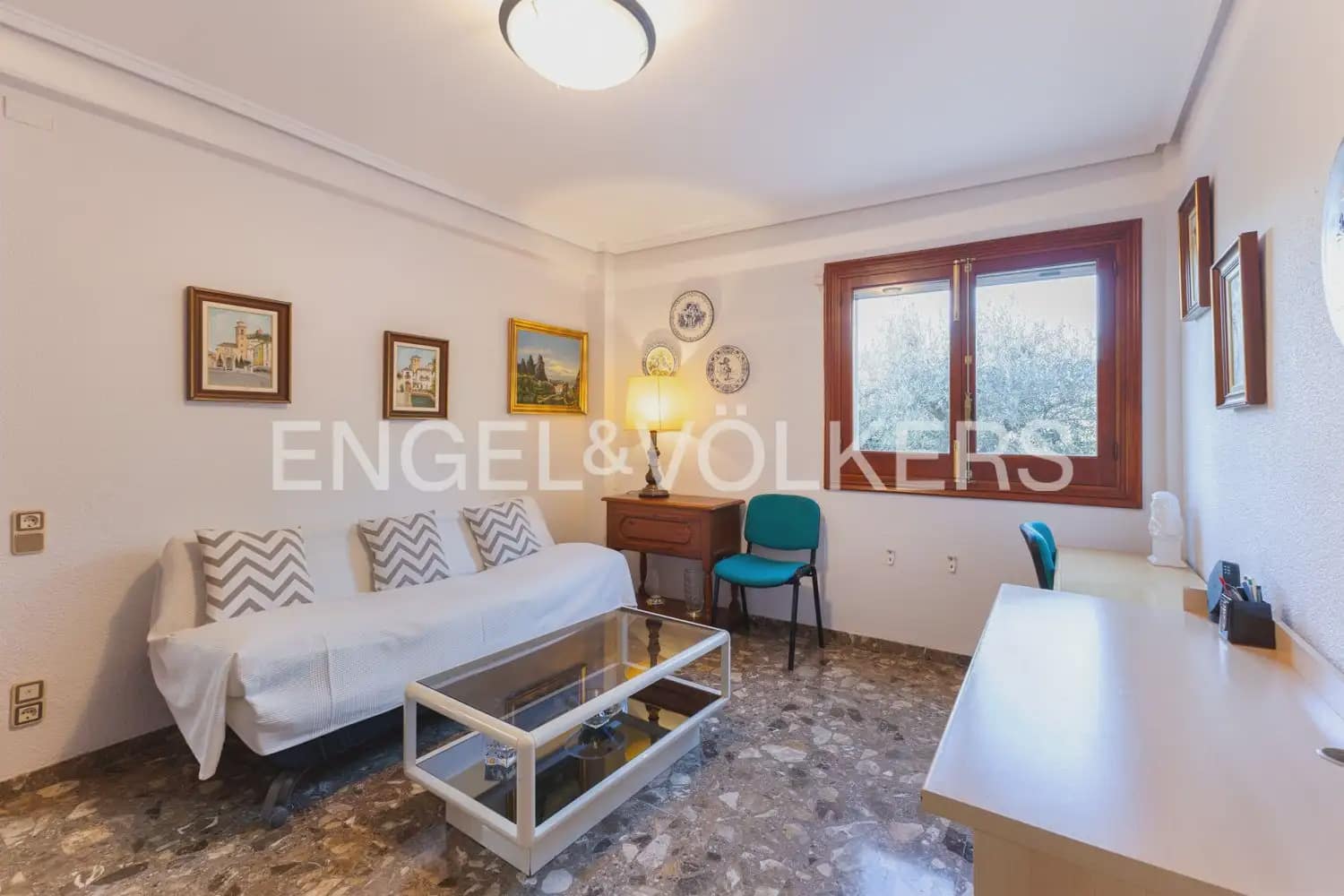 5 bedroom Villa for sale in Pedralba with pool garage - € 589,900 (Ref: 9898254)